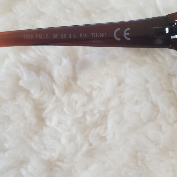 NEW MAUI JIM TWIN FALLS Sunglasses. NEW in Box. - Picture 9 of 9